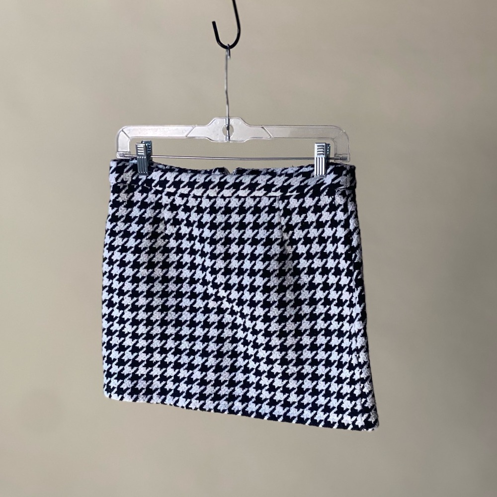 H&M Houndstooth mini skirt